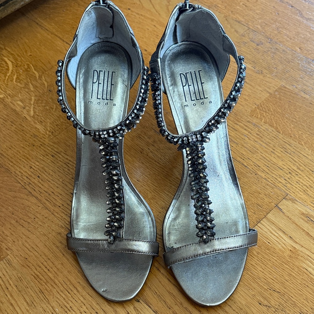 Pelle Moda Gunmetal T-Strap Embellished Sandals
